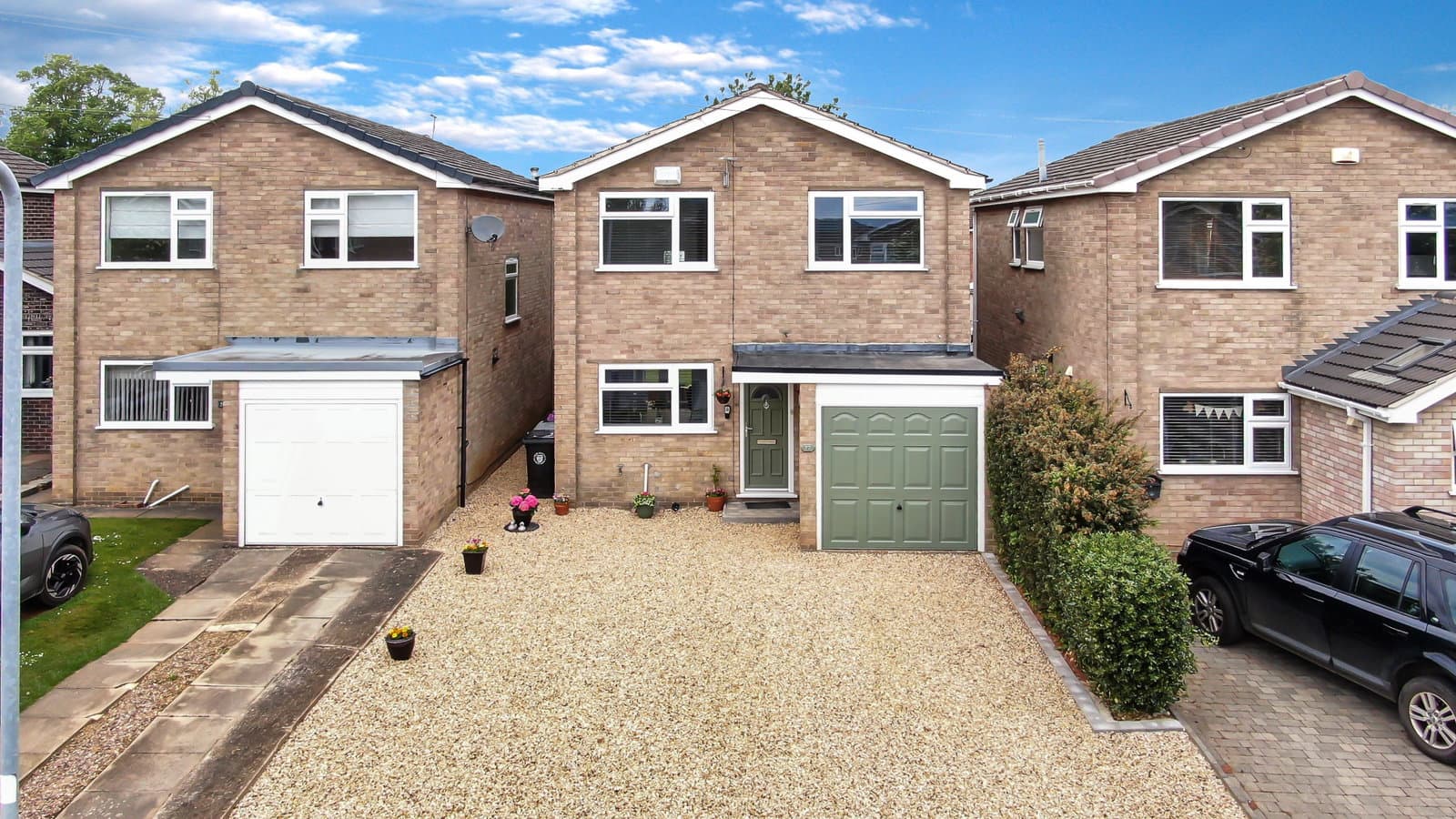Hedgefield Road, Barrowby — photo 1 of 30