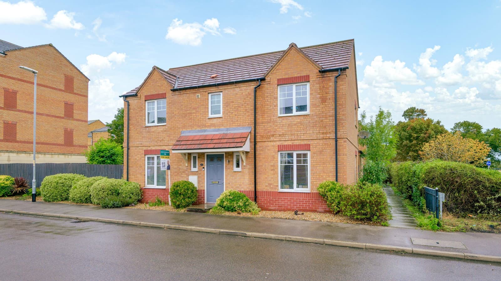 Kedleston Road, Grantham, NG31 7FG — photo 1 of 40